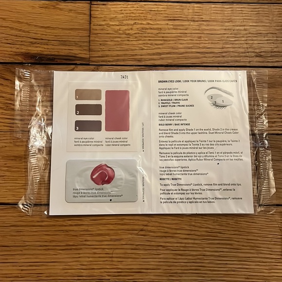 Mary Kay makeup sample kit - Picture 9 of 12